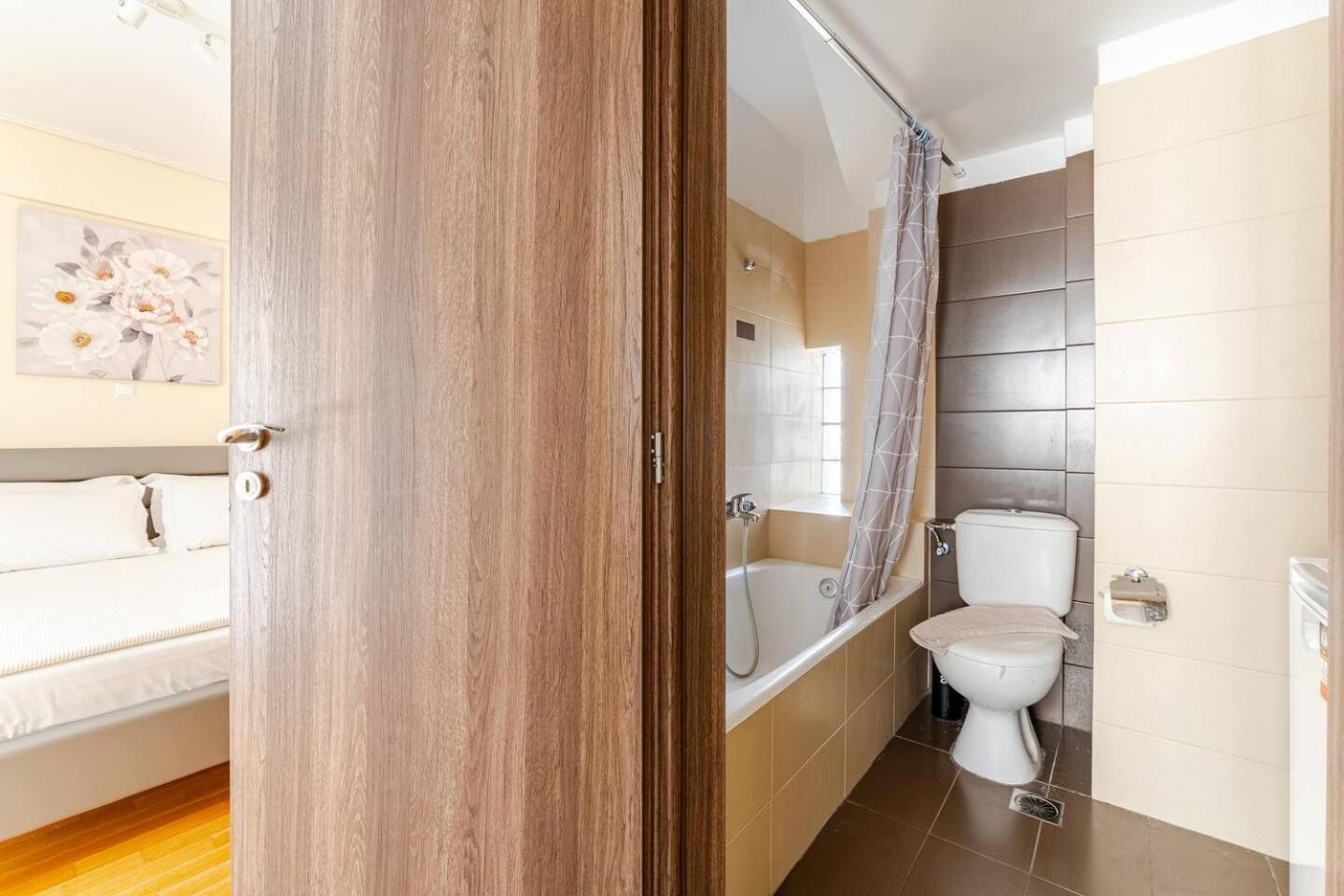 Lux & Style 75Sqm With Private Parking In Athens Apartment Bagian luar foto
